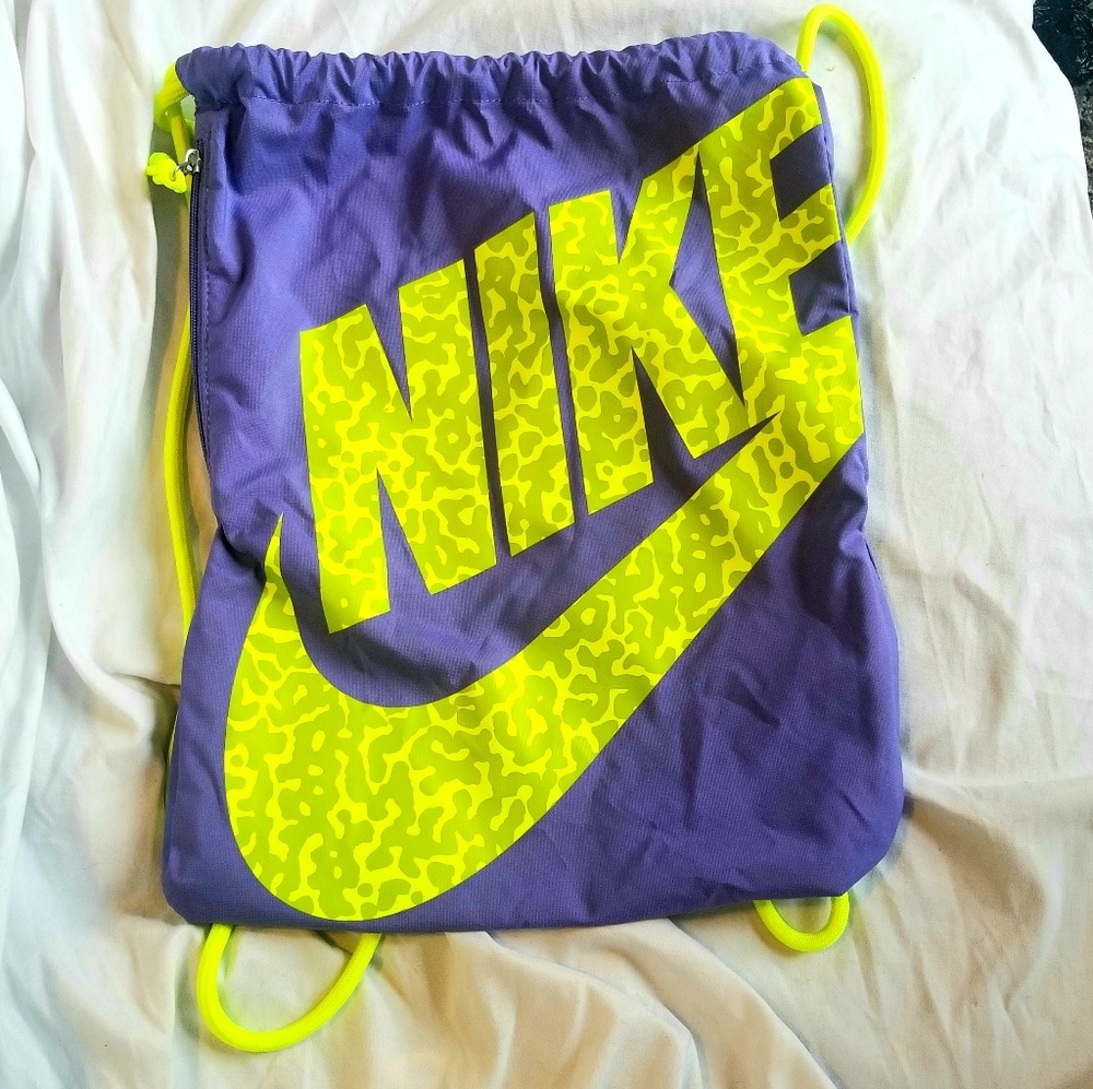 Nike draw cinch sack gym workout bag back pack